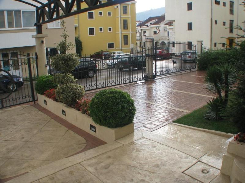 Apartmani Mirenza Budva Eksteriør bilde